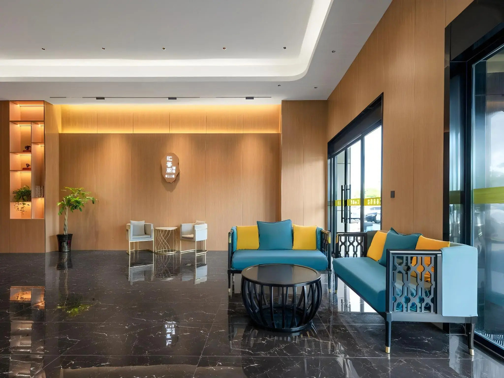 Chonpines Hotel (Yancheng Yueda 889 Commercial Plaza High Speed Railway Station)