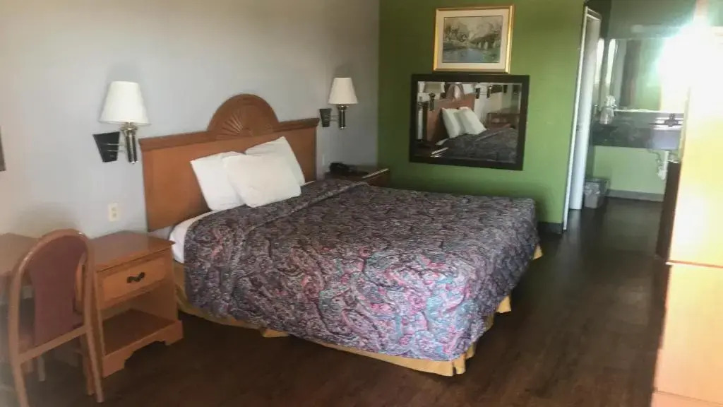 Day N Night Inn