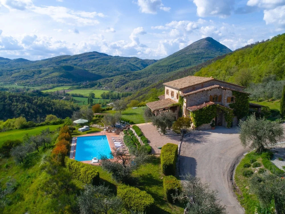 Villa in Umbria With Private Pool & Valley Views