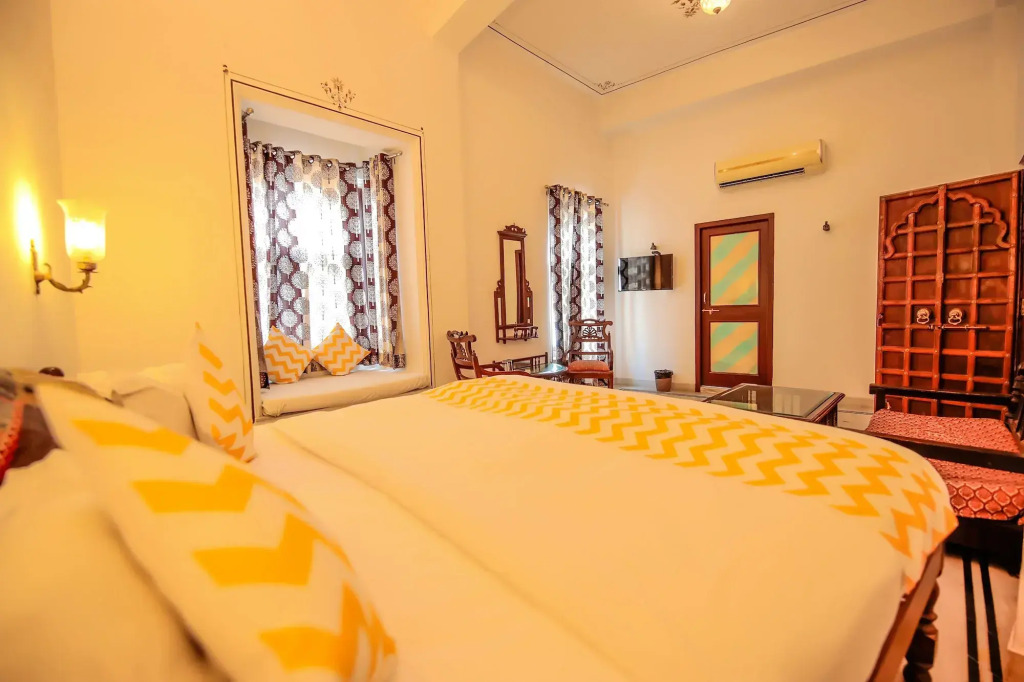 Hotel Devraj Niwas on Lake Pichola