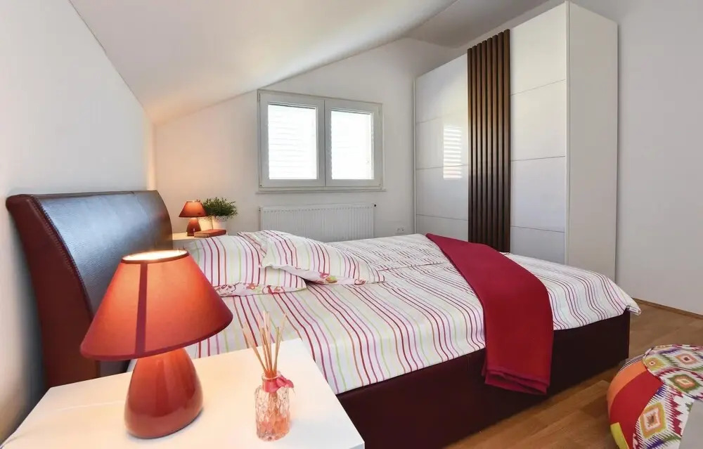 Nice Home in Kastel Gomilica with Hot Tub, WiFi & 3 Bedrooms