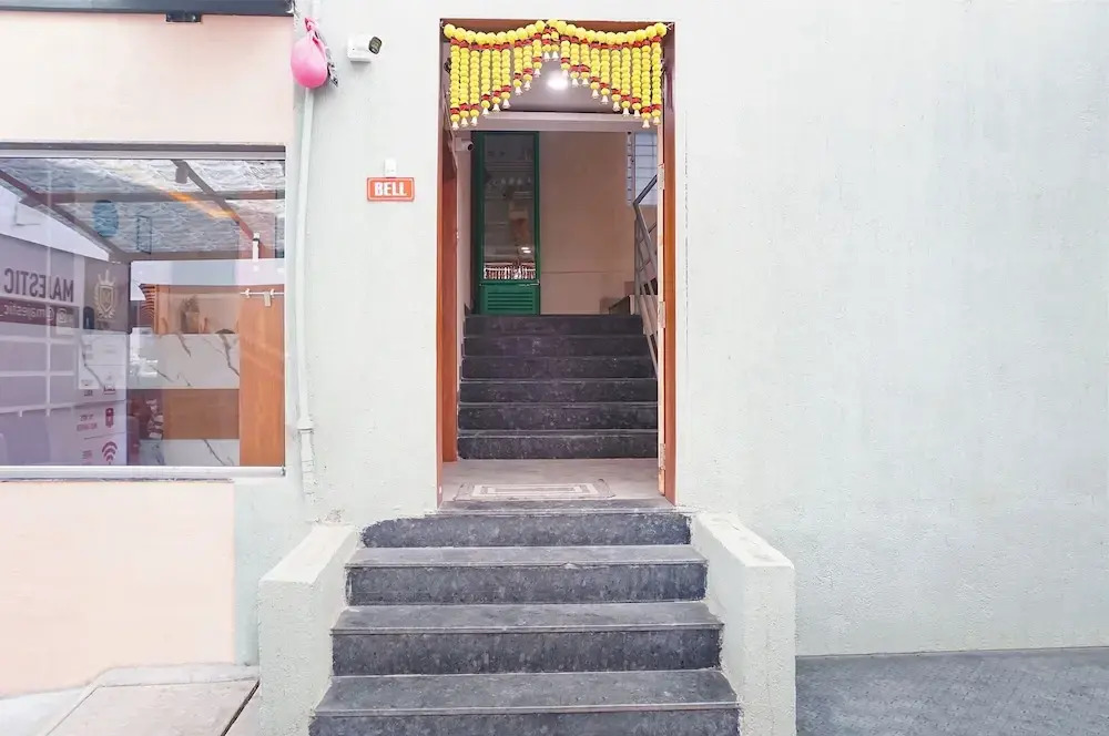 Fabhotel Majestic Inn