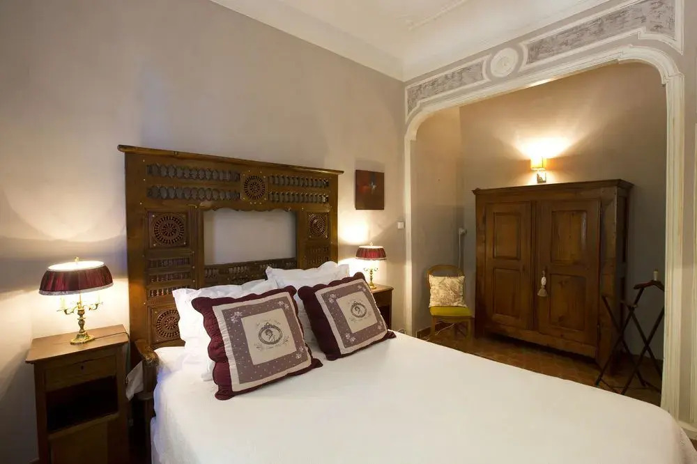 Domaine de Rhodes - 5 Chambres et 7 locations de vacances