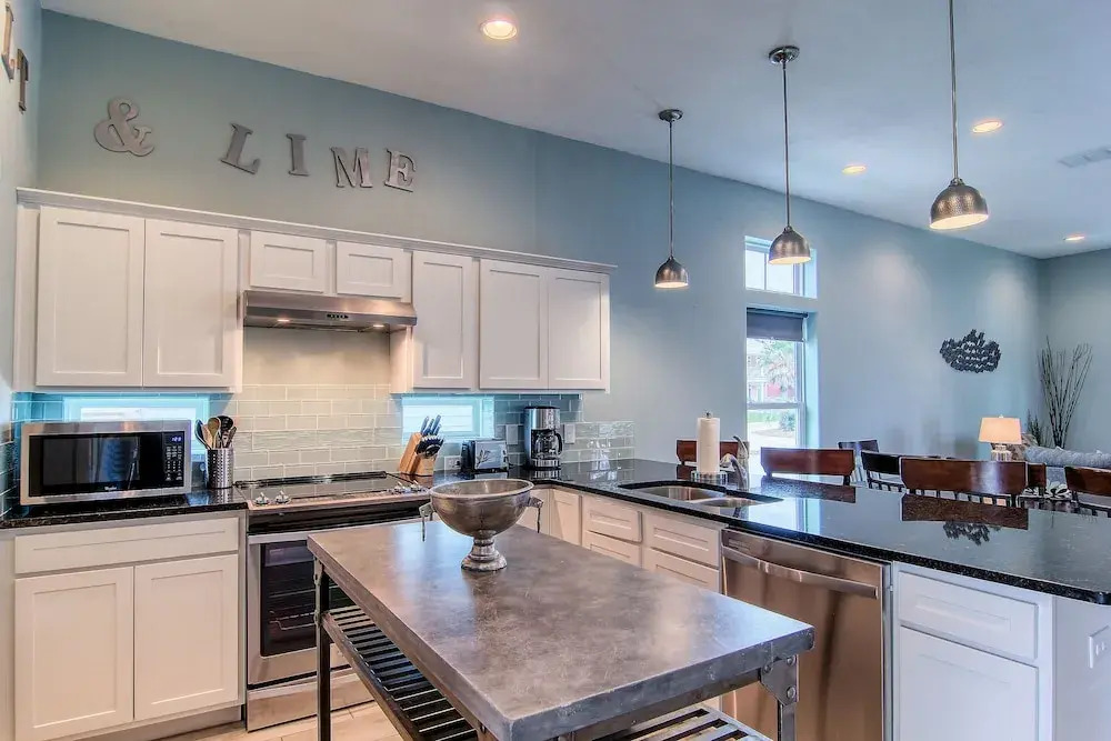 Salt and Lime 6 Bedrooms 5 Bathrooms Home