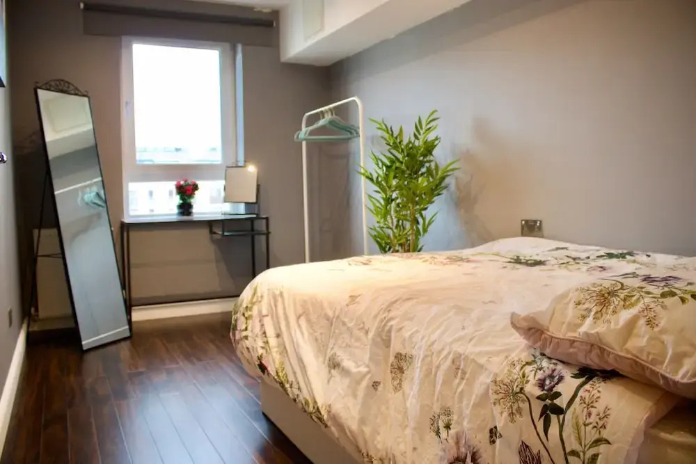 2 Bedroom Apartment In Granton Area