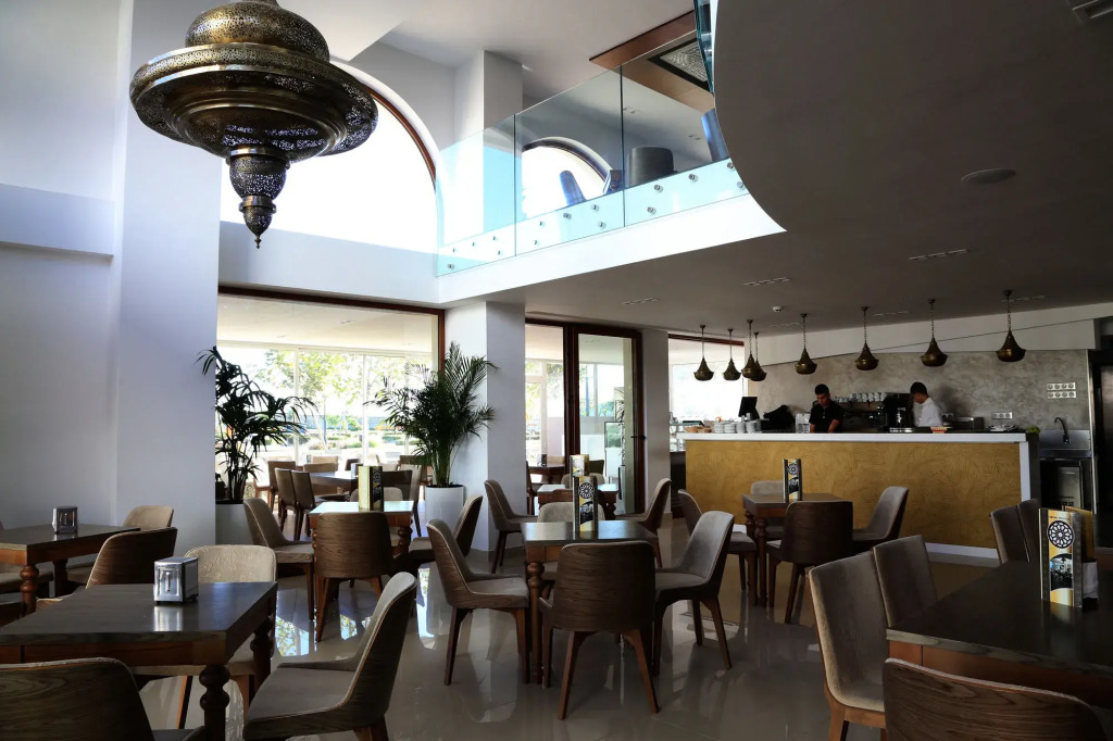 Hotel A44