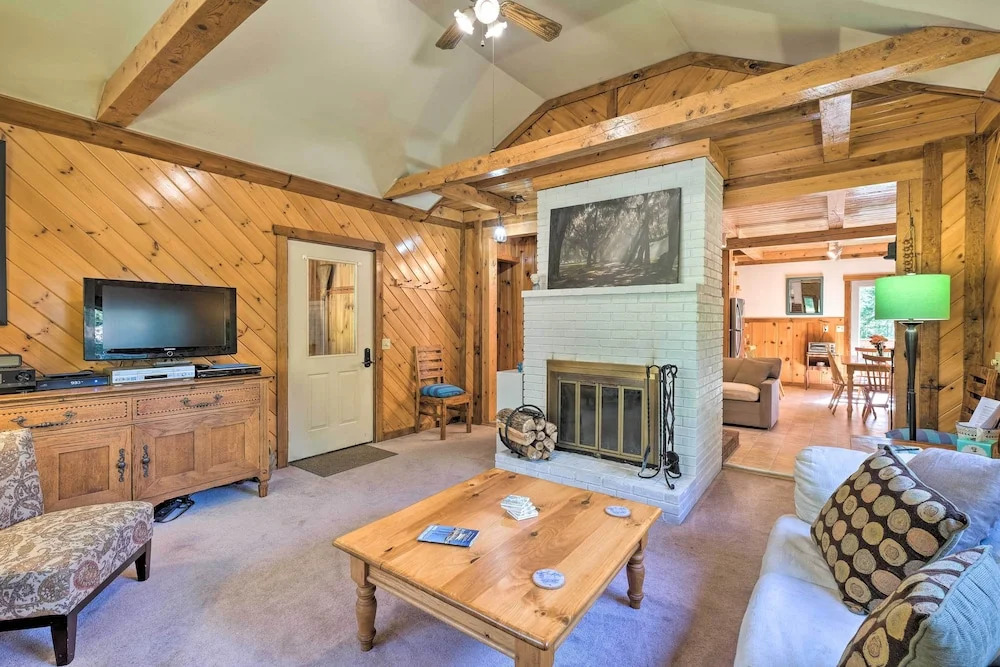 Boothbay Harbor Cabin w/ Spacious Deck & Yard!