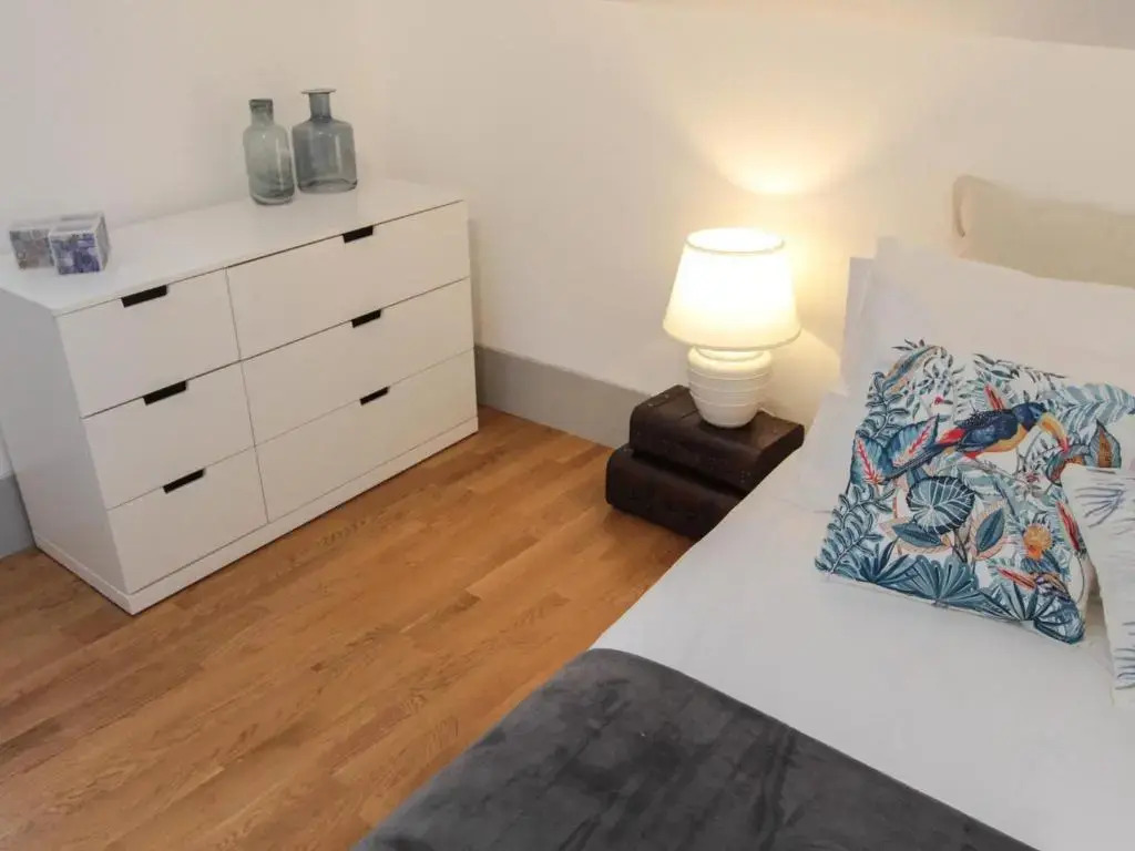 Sao bento stylish cozy apt with ac balcony