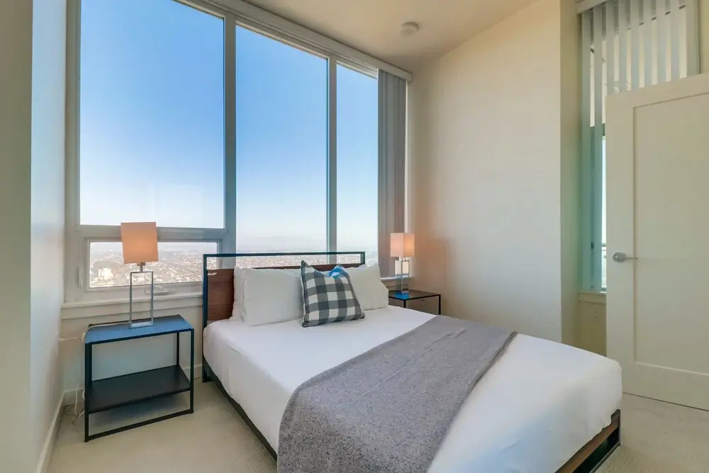 Central Downtown 3BR Corporate Rentals