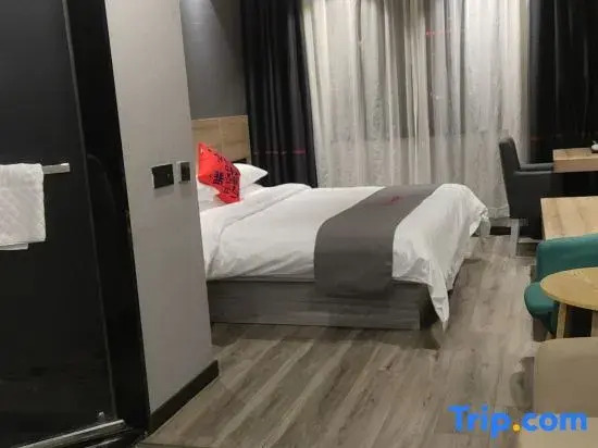 Junyi Hotel (Wenzhou Railway Station Wutian Old Street)