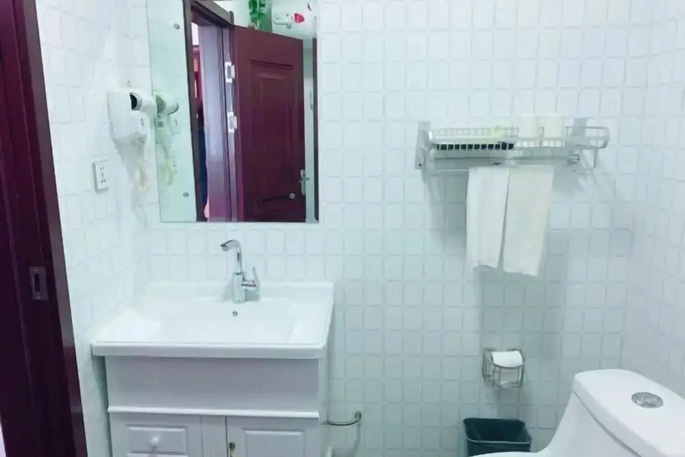 Qianbaihe Hostel