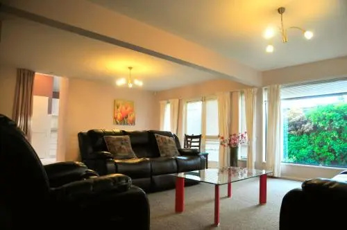 3 Rooms At Jellie Park