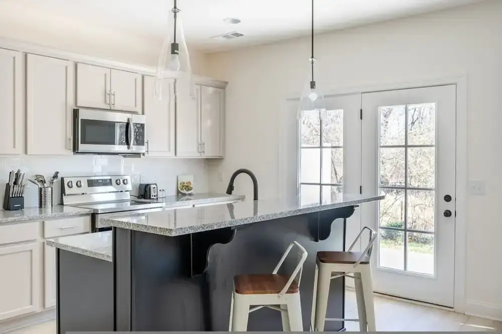 1 King 1 Queen 2 Double Garage Washer Dryer