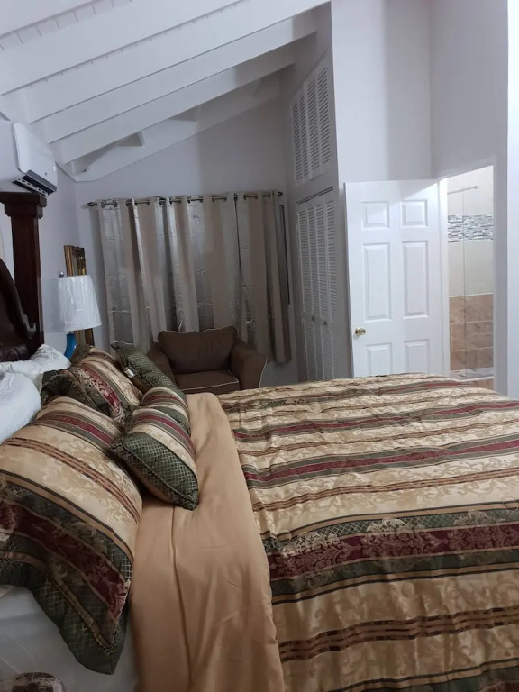 The Oasis Kingston 5 Luxury Loft, 24hrs Security