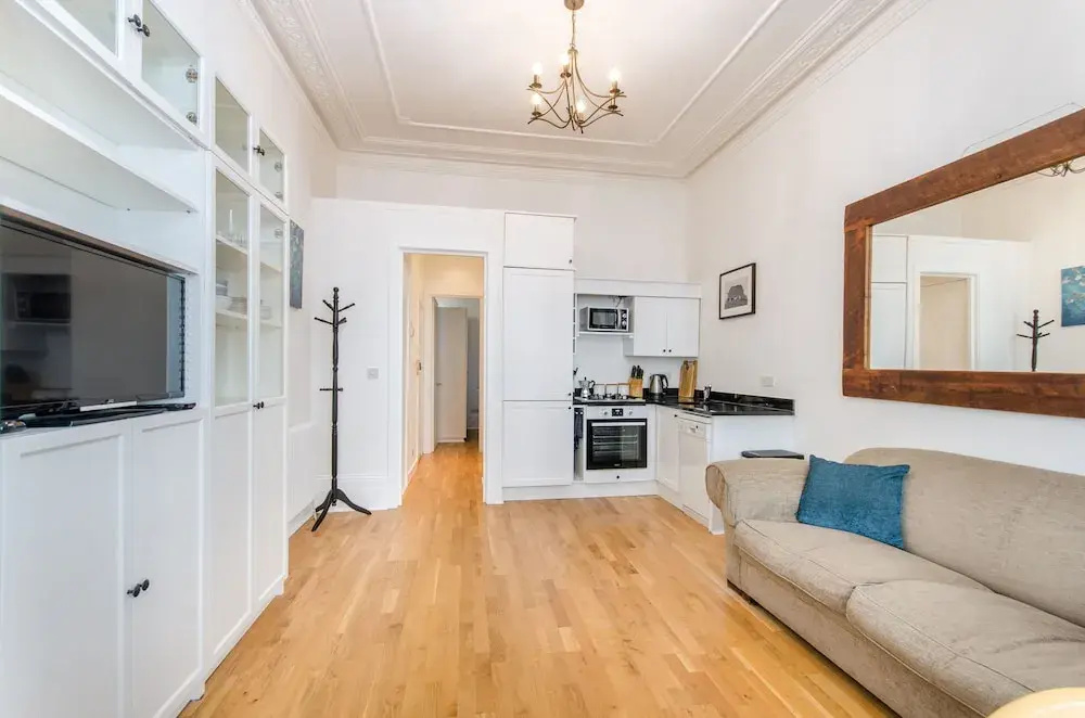 Chelsea Earls Court apartment