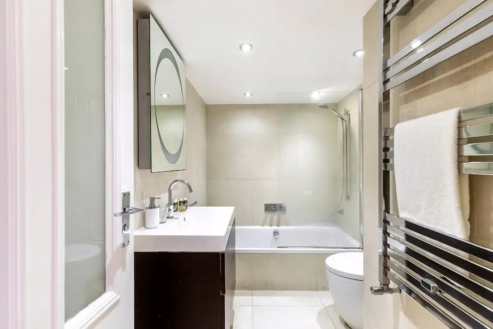 Charming Two-Bedroom Flat in West Hampstead