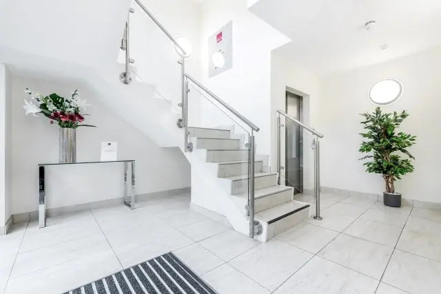 Roomspace - New Manor House