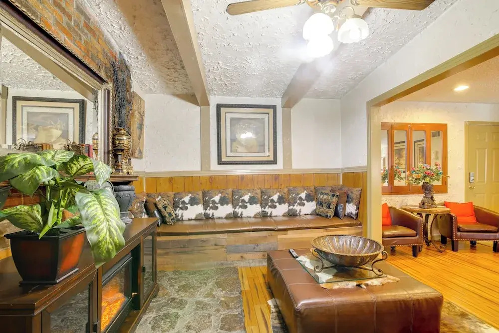 Cozy Corner in Memphis - 4 Miles to Graceland!