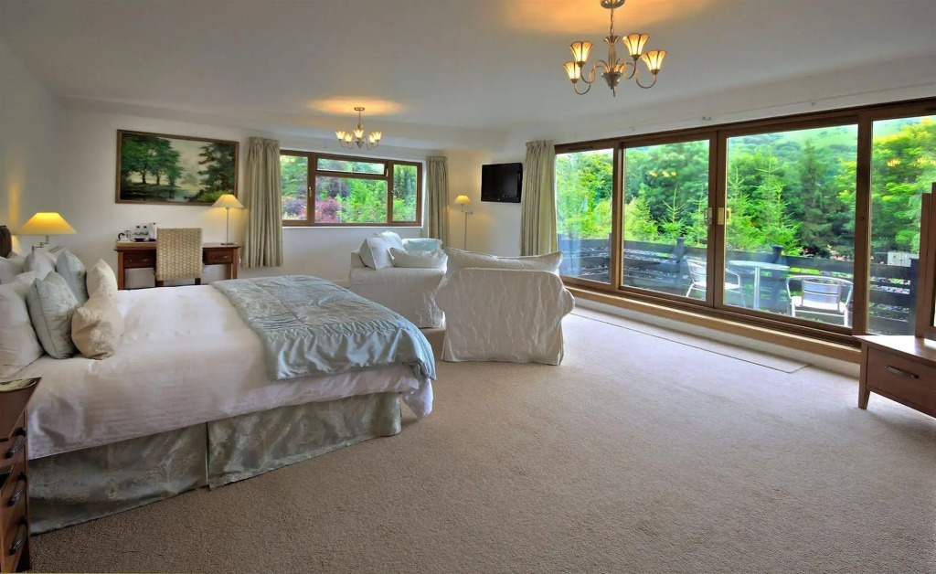 Tovey Lodge