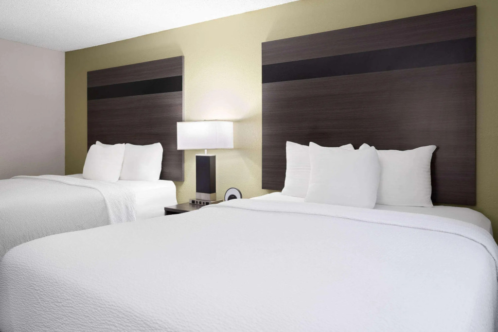 Baymont Inn & Suites by Wyndham