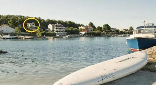 Apartment in Ždrelac with sea view, balcony, air conditioning, Wi-Fi