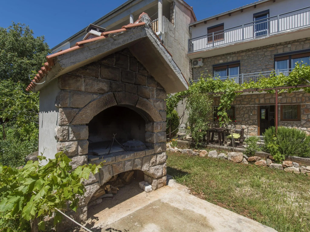 Nice apartment with private roofed terrace, 300m from the sea near national park