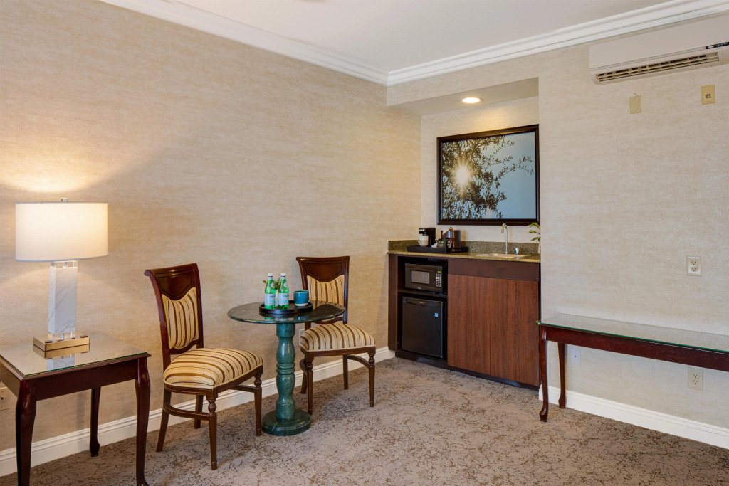 Ayres Suites Diamond Bar