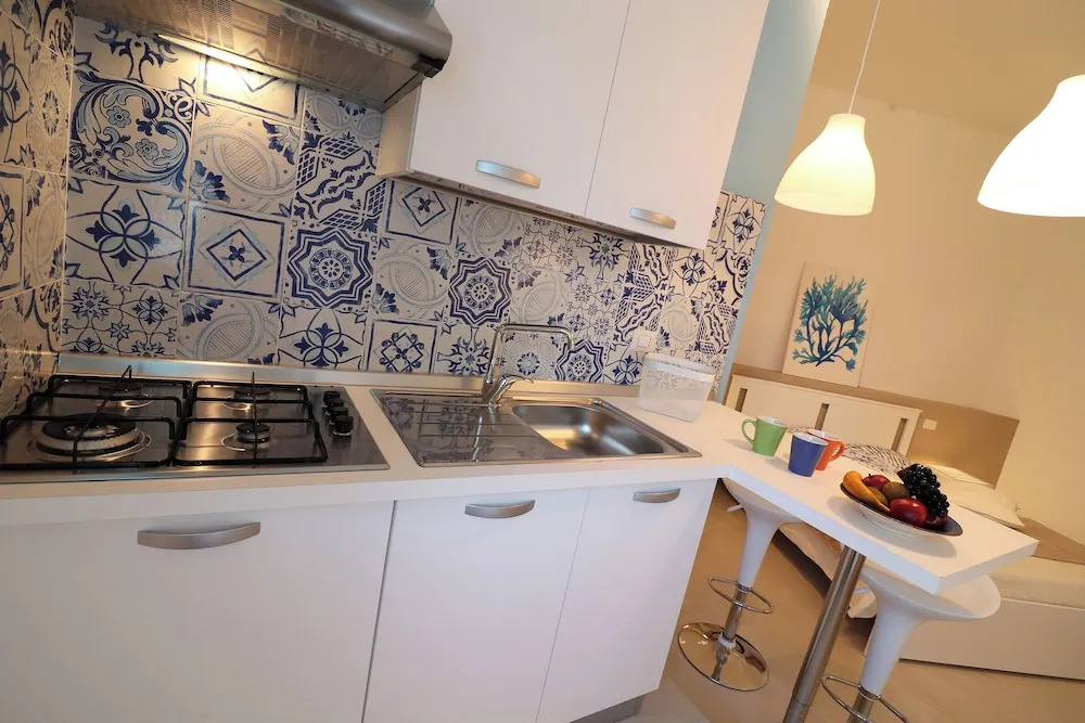 Casa Maya Modern Open-space Apartment Steps From Otrantos Seafront