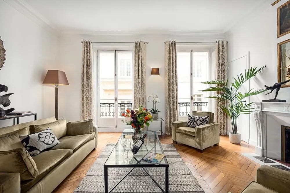 Rue Honore Chevalier - Two Bedroom Apartment
