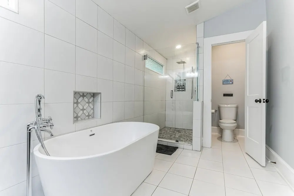 Modern Atlanta Getaway - Close To Downtown! 4 Bedroom Bungalow by Redawning