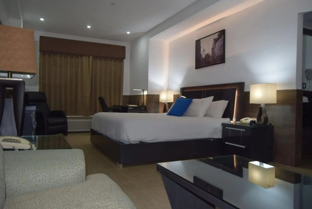 Beverly Hills: Hotel and Business