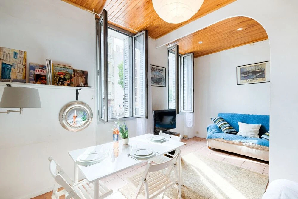 Large one Room Apartment - Notre Dame de la Garde