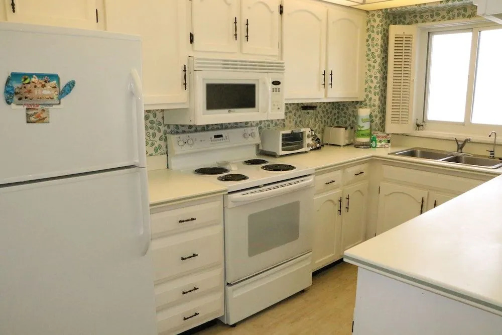 Jamaica Royale 703 - 2 Br Condo