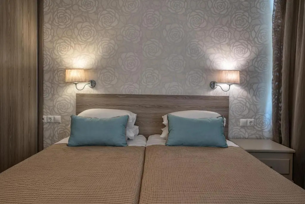 Lefkoniko Icarus Suites