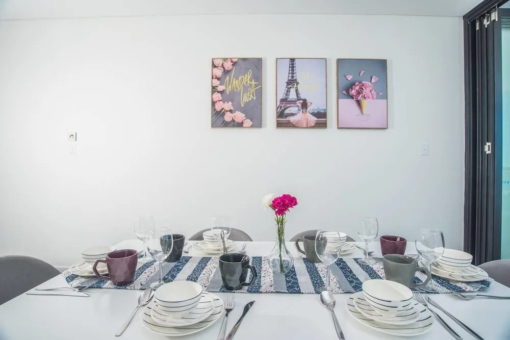 Stunning Waterview Stylish Waterfront Apt In Wwp