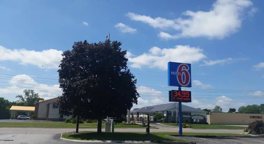 Super 8 Moline