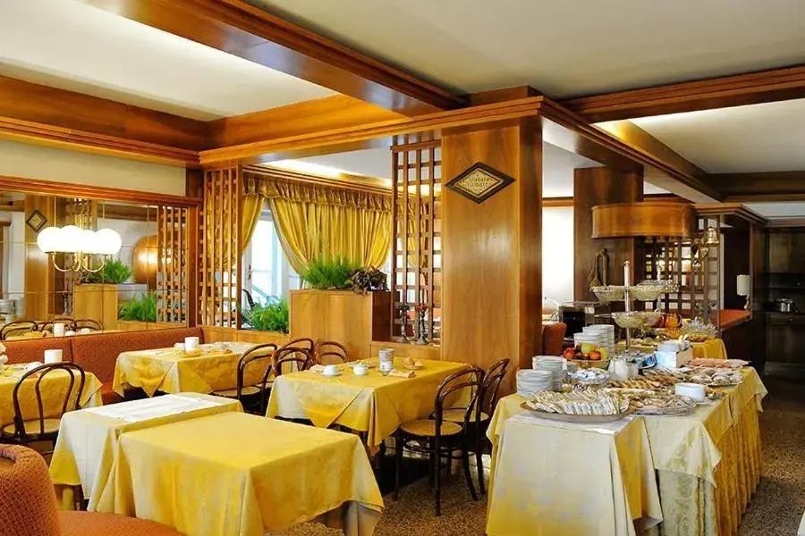 Hotel Touring