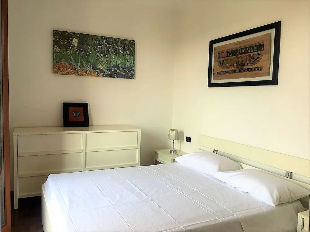 Iris Apartment