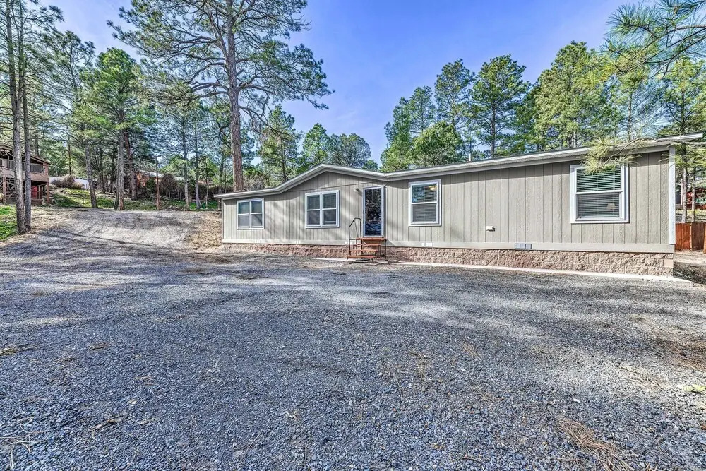 Ruidoso Home Near Golfing, Hiking & Shopping