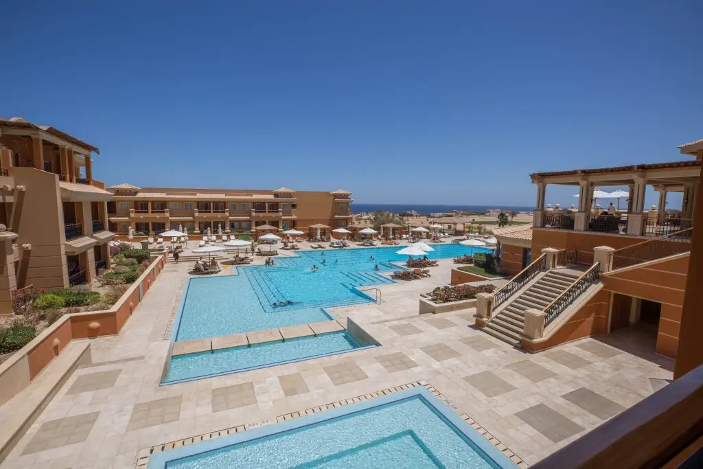 Golf Hotel