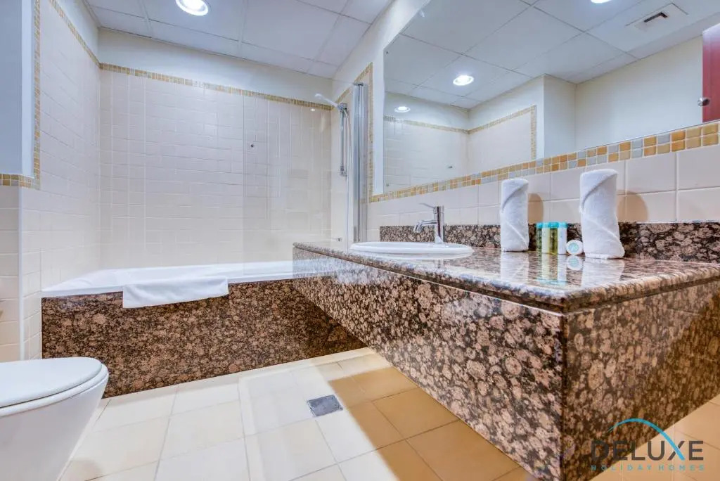 Classy 1BR in Bahar, Jumeirah Beach Residence by Deluxe Holiday Homes