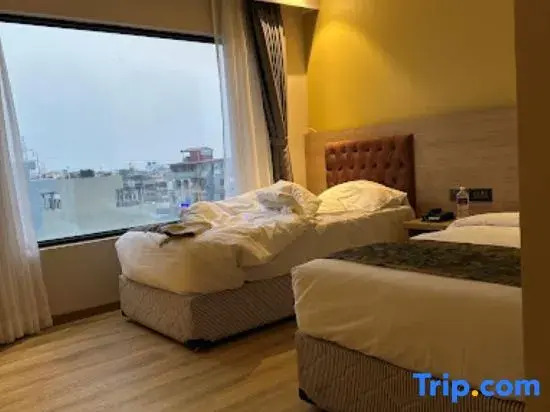 Velvet Luxe Hotel