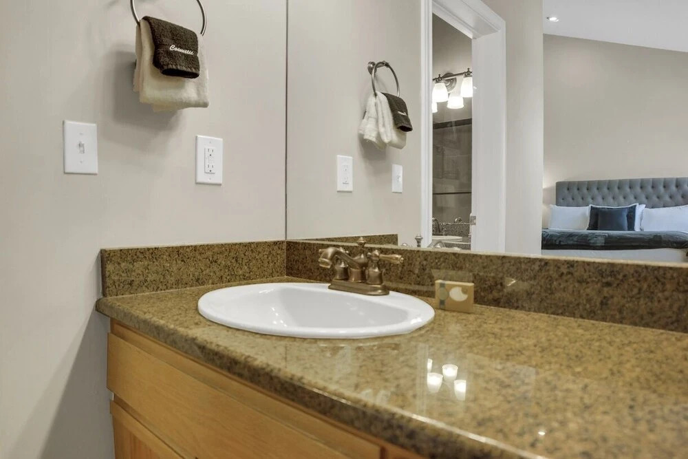 Chatham Crossing 2180 3 Bedroom Condo by RedAwning