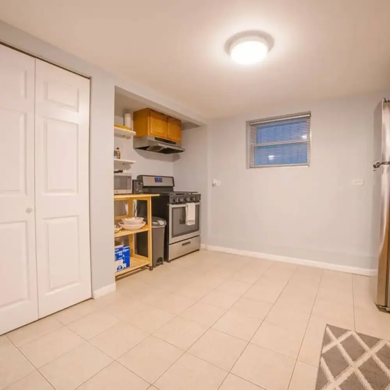 Midway Airport 2 Bedroom With Full Kitchen