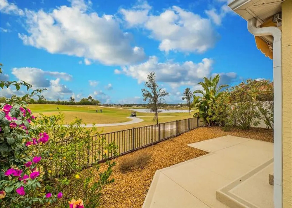 Vestridge Ave 3490 by White Pelican VR