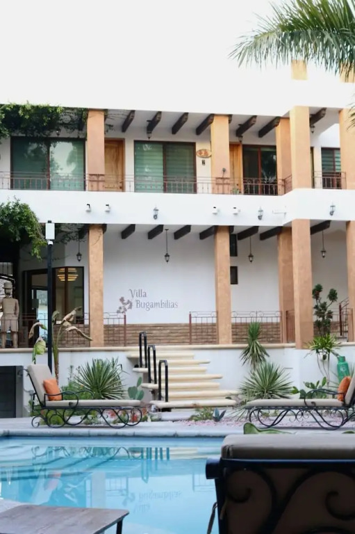 Casa Bugambilias
