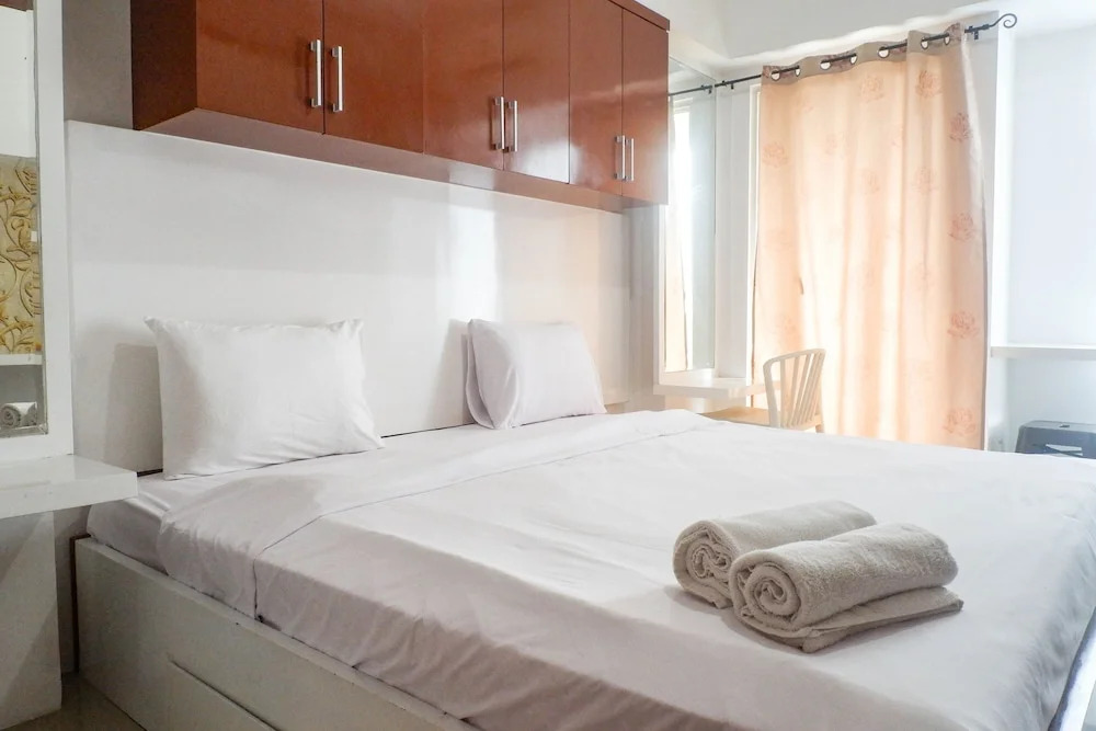 Comfy and Nice Studio at Orchard Supermall Mansion Apartment By Travelio