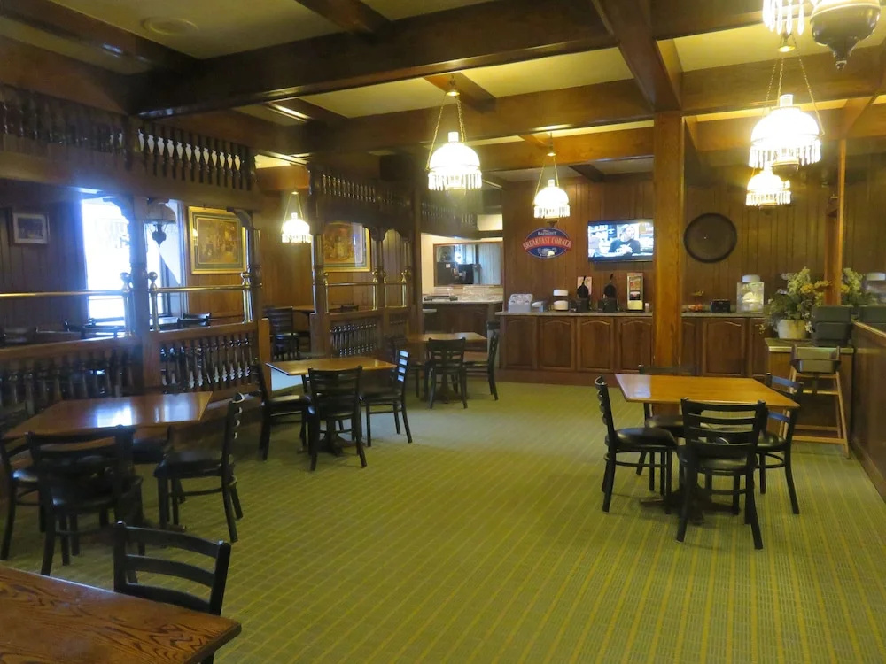 Vista Inn And Suites Fargo
