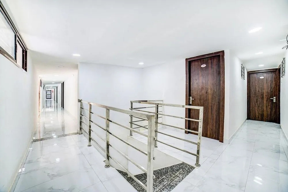 FabHotel Ghosh Villa Guest House