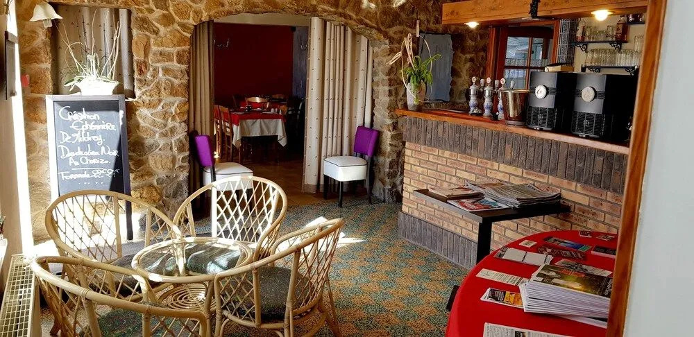 LOGIS - Hôtel & restaurant "Lenvie des mets"
